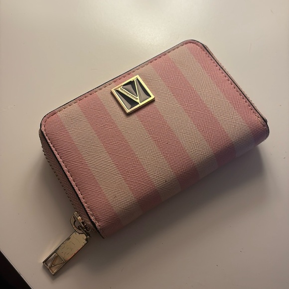 Victoria Secret wallet - Picture 1 of 2